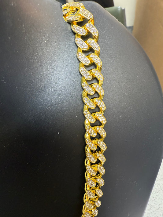 Iced Tiger Pendant with Cuban Link Chain – 18K Triple-Plated